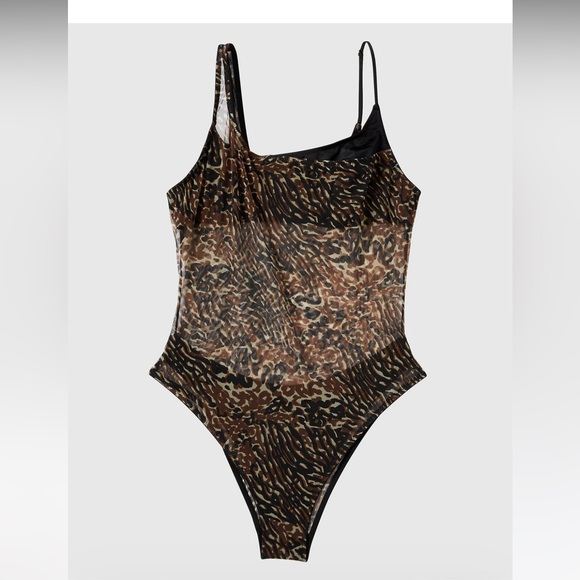 Nwt LA SENZA sexy layered animal print bodysuit with bralette and thong liner. - Picture 7 of 10